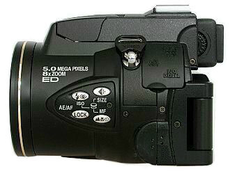 Nikon Coolpix 5700.  Vista da sinistra